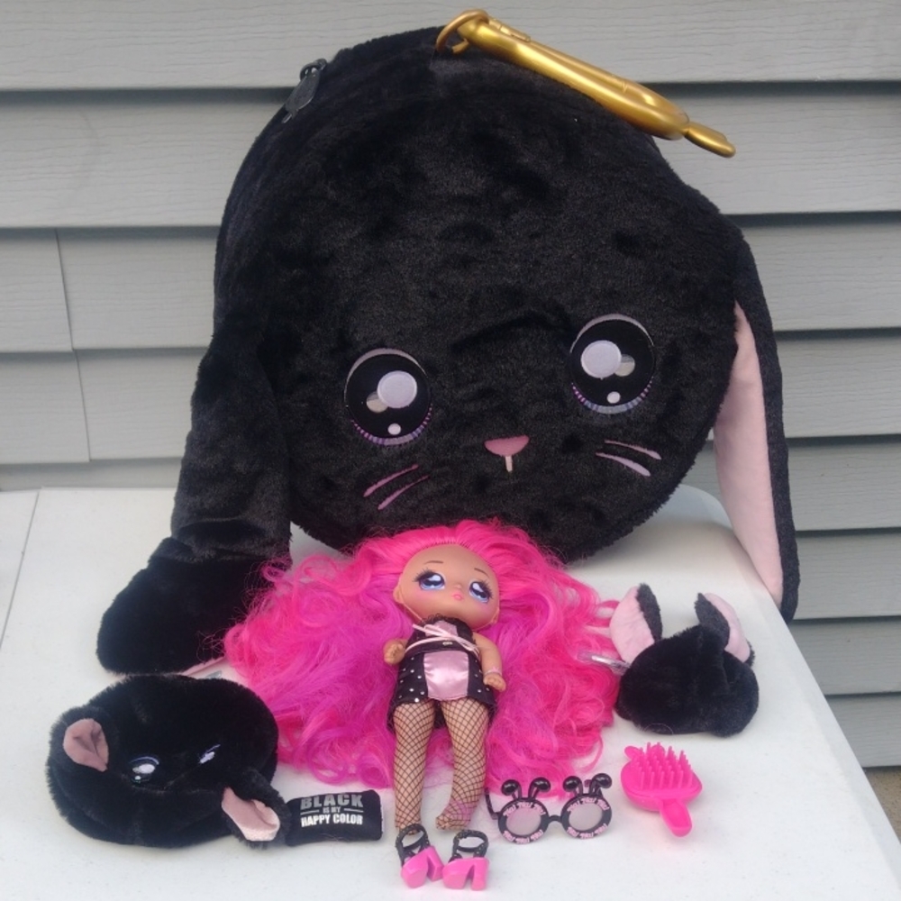 Na! Na! Na! Ultimate Surprise Fashion Doll with brushable hair & Accessories